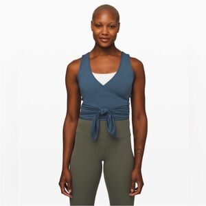 Lululemon twist me up crop tank